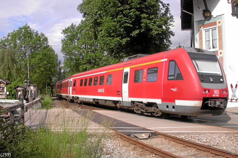 Bahn 259.jpg - Der Verbund 612 004 und 612 150 bei der Ausfahrt aus Fischen.